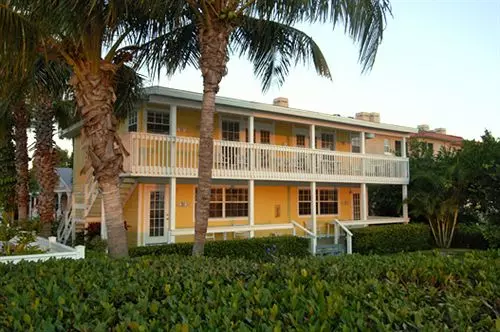 Отель Tradewinds Beach Resort