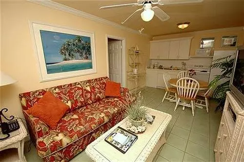 Отель Tradewinds Beach Resort