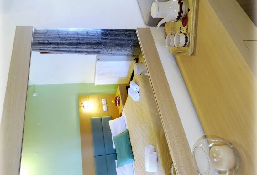 Hotel Vicky Studios