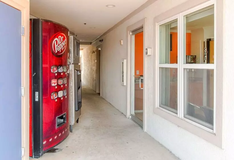 Motel 6 Hutchins, Tx