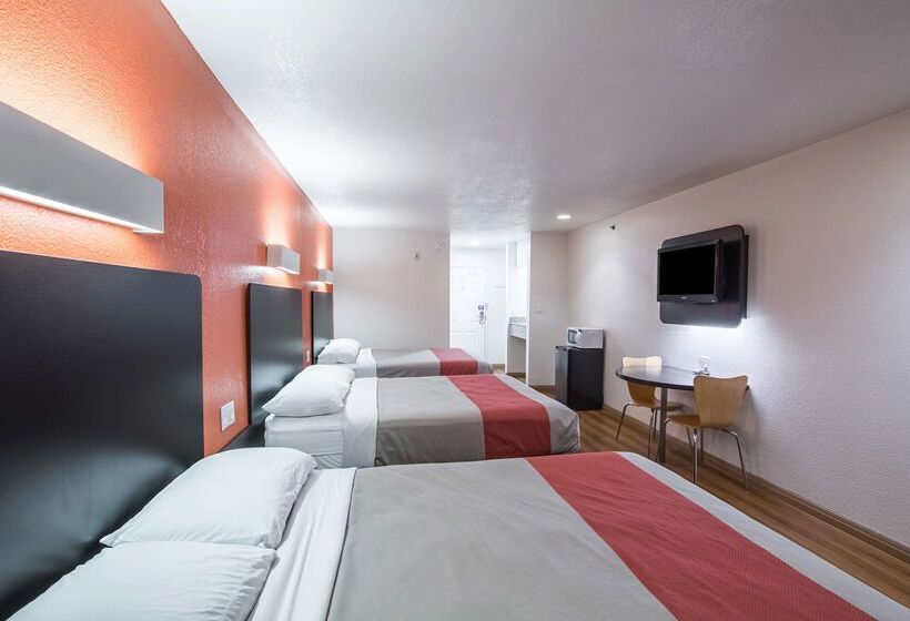 Motel 6 Hutchins, Tx