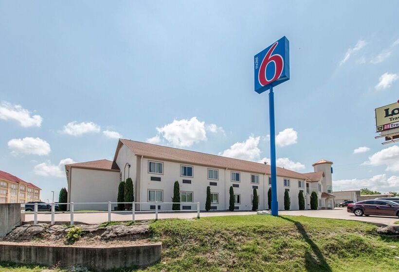 Motel 6 Hutchins, Tx