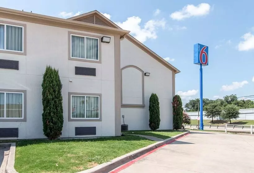 Motel 6 Hutchins, Tx