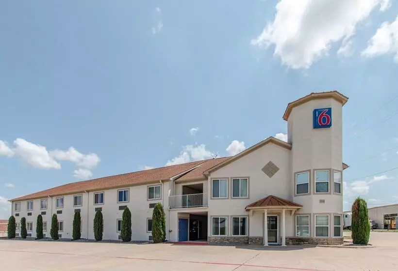 Motel 6 Hutchins, Tx