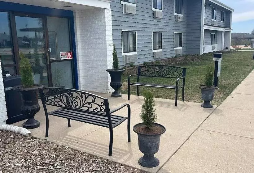 Мотель The Belgium Inn & Suites