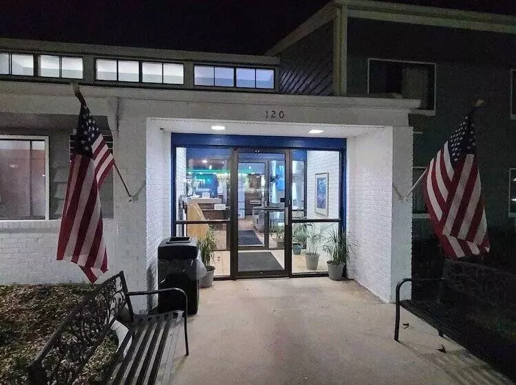 Мотель The Belgium Inn & Suites