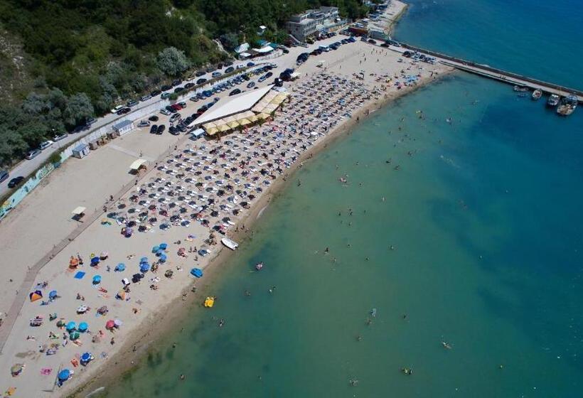 Royal Cove Aparthotel Self Catering