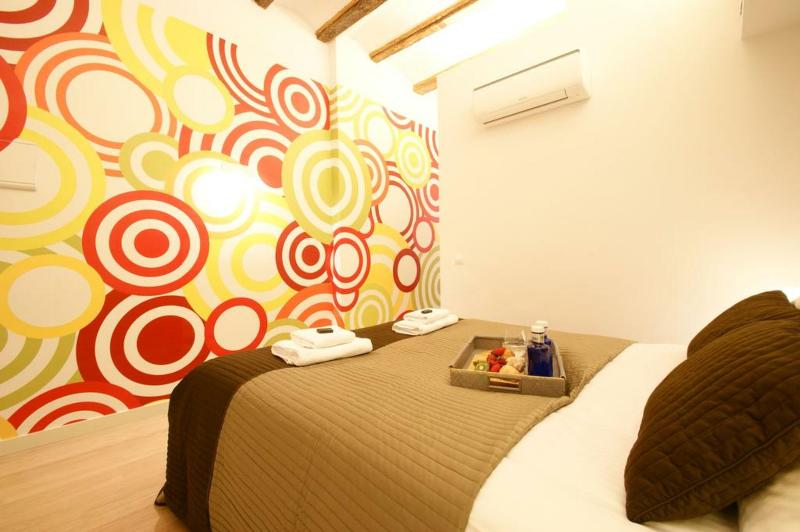 Short Stay Group Borne Pop Art Lofts