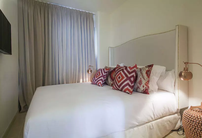 Splendom Suites Pau Clarís