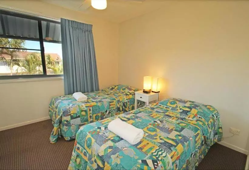 Surf Club Apartments