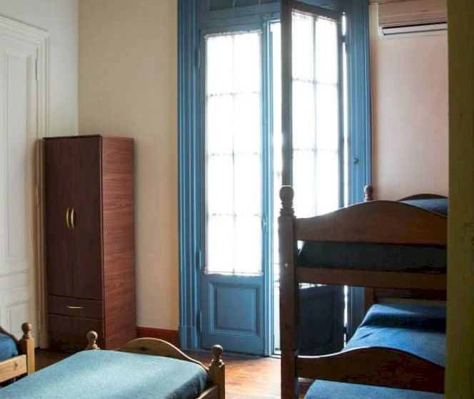 هاستل Urban 011