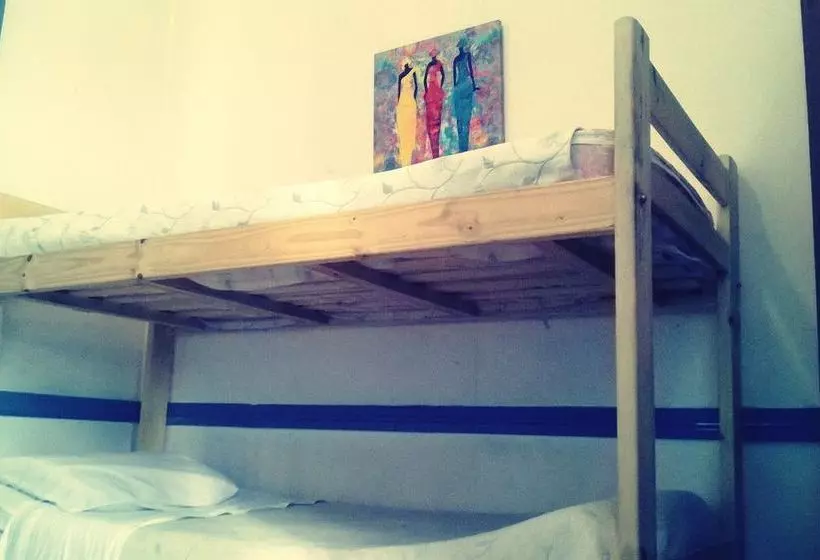 هاستل Urban 011