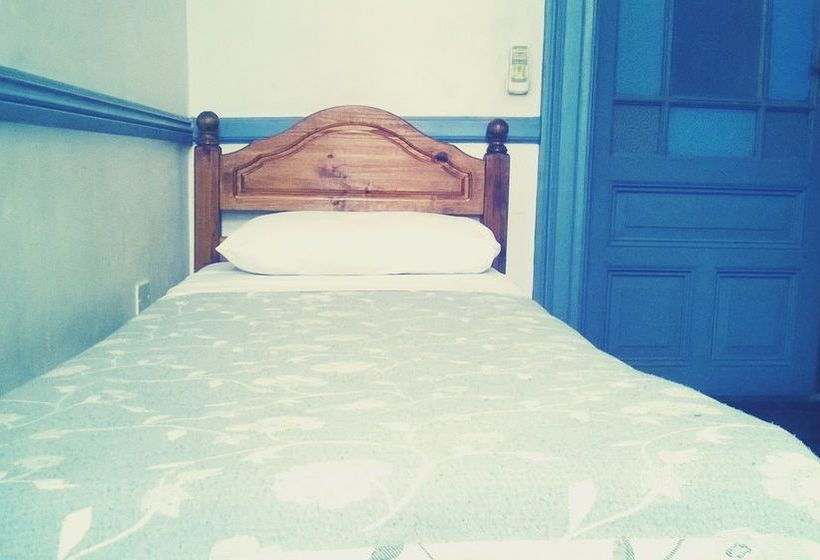 هاستل Urban 011