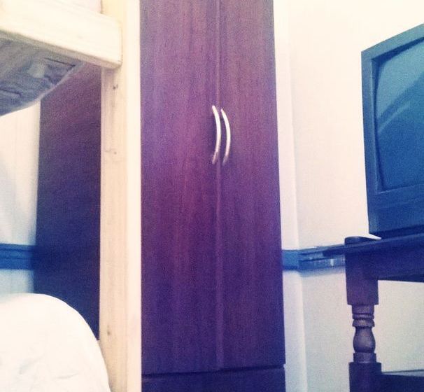 هاستل Urban 011