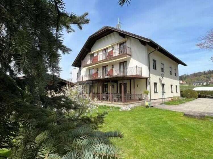 هتل Pension Sommerauer