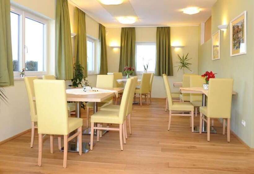 هتل Pension Sommerauer