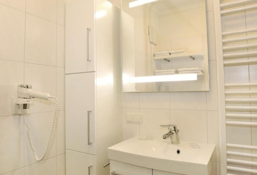 هتل Pension Sommerauer