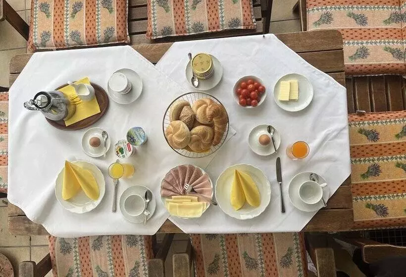 هتل Pension Sommerauer