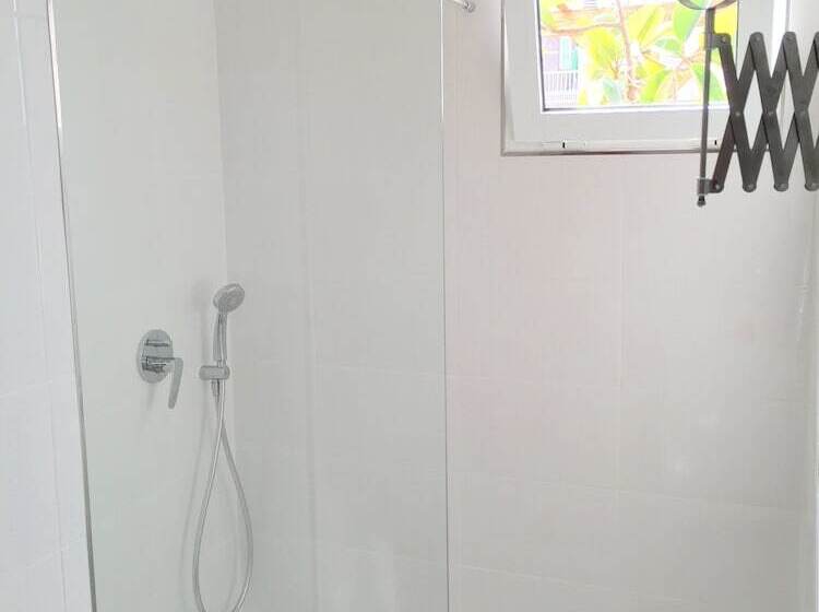 تختخواب و صبحانه The Sky Dome