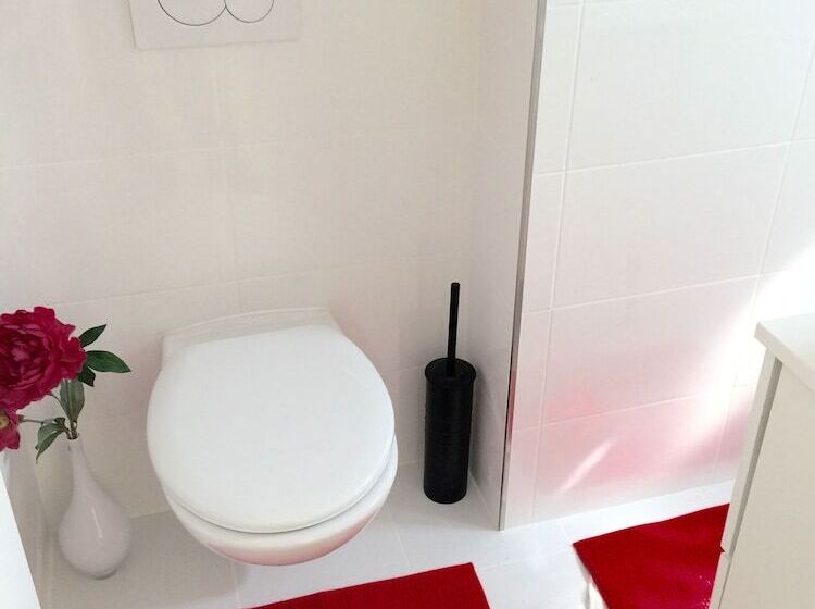 تختخواب و صبحانه The Sky Dome