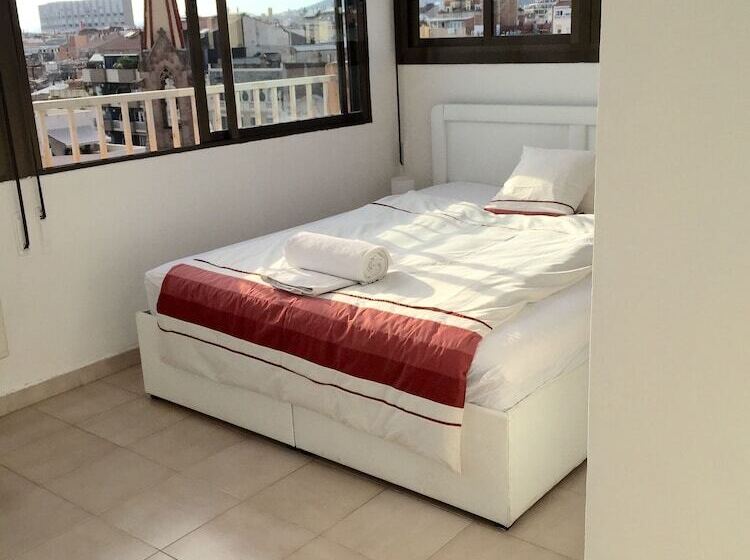 تختخواب و صبحانه The Sky Dome