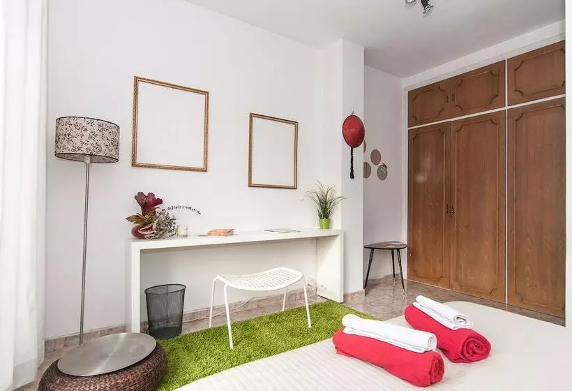 تختخواب و صبحانه The Sky Dome