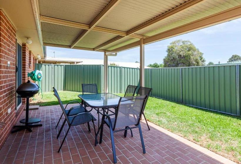 Colonial Court Villas