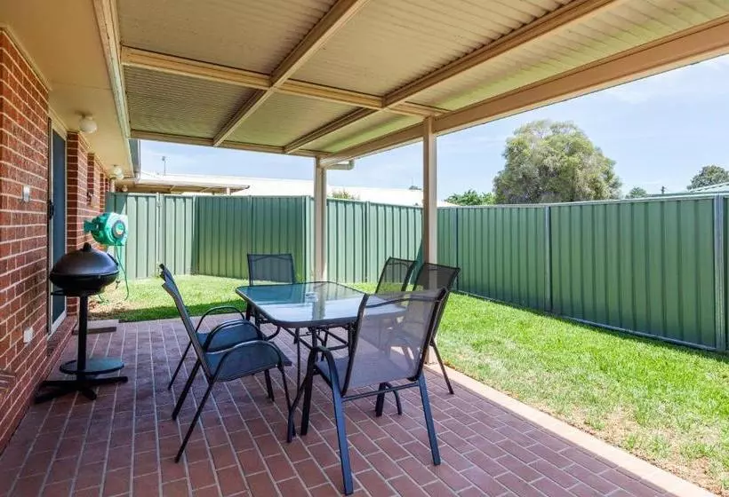 Colonial Court Villas