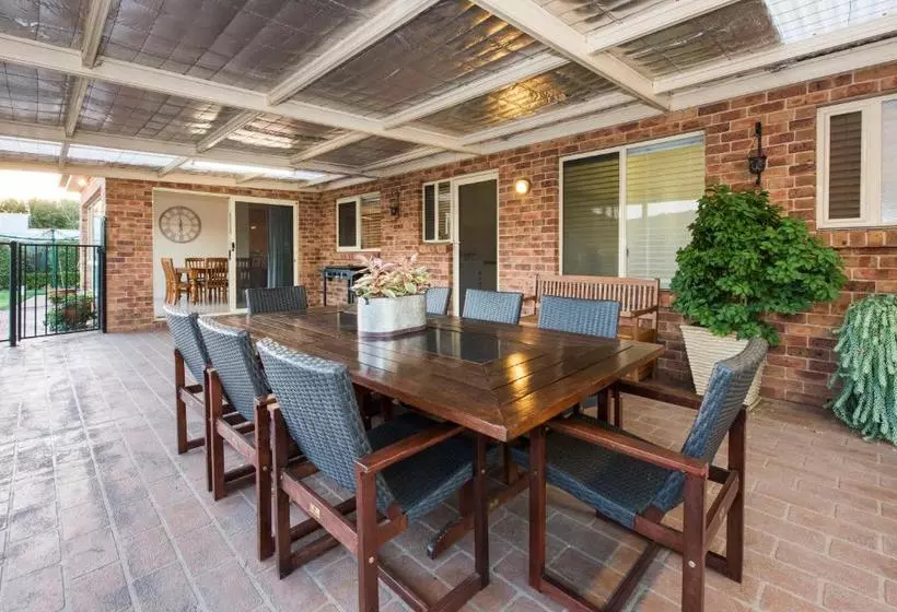 Colonial Court Villas