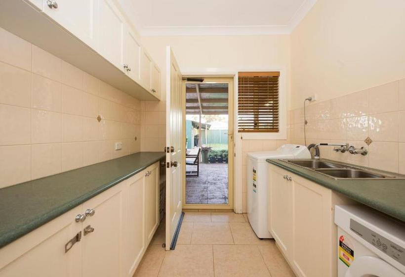 Colonial Court Villas