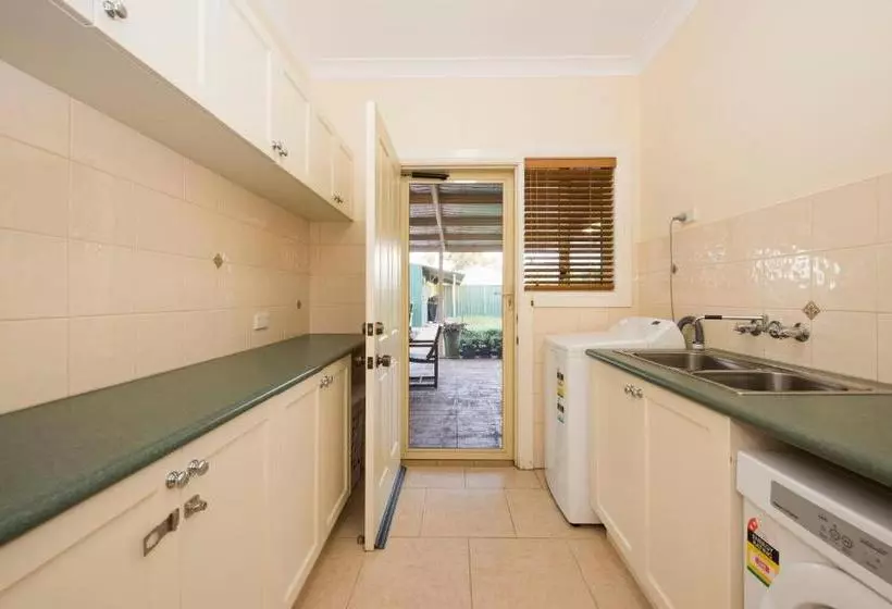 Colonial Court Villas