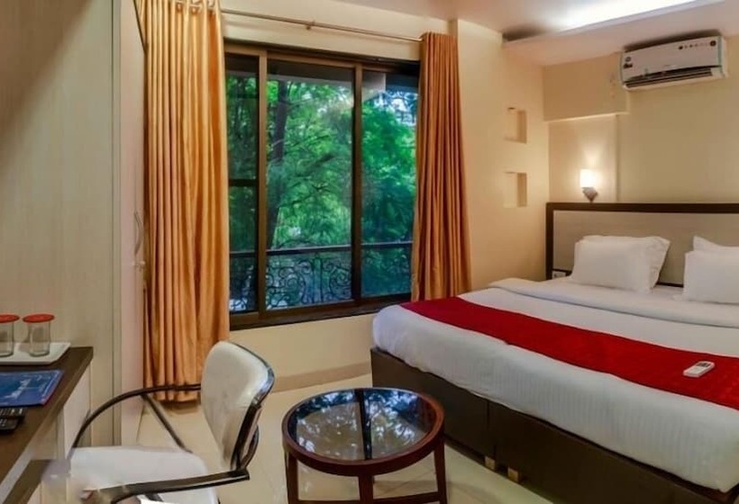 هتل Aishwarya Residency