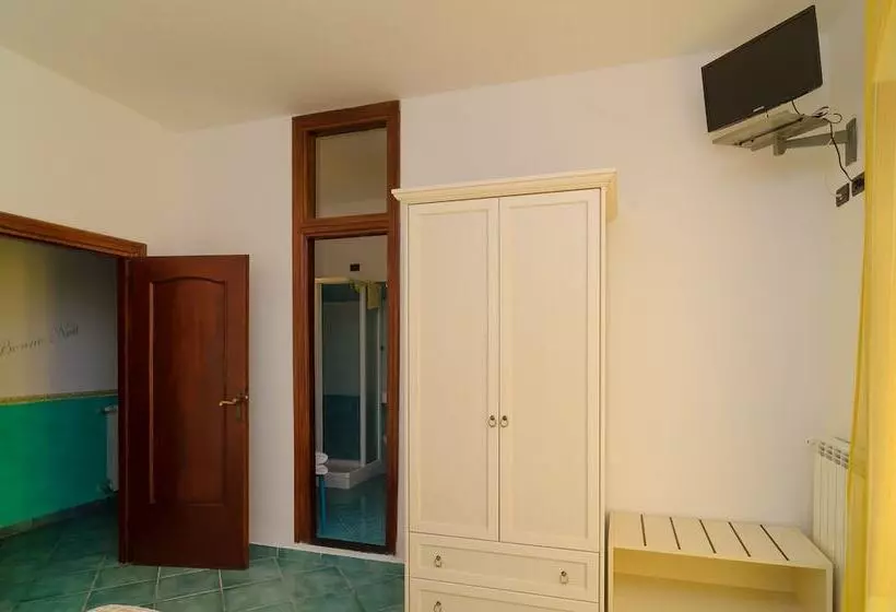 Отель Aragonese