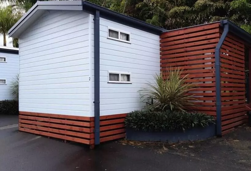 هتل Banana Coast Caravan Park