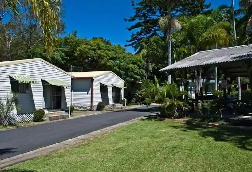 هتل Banana Coast Caravan Park