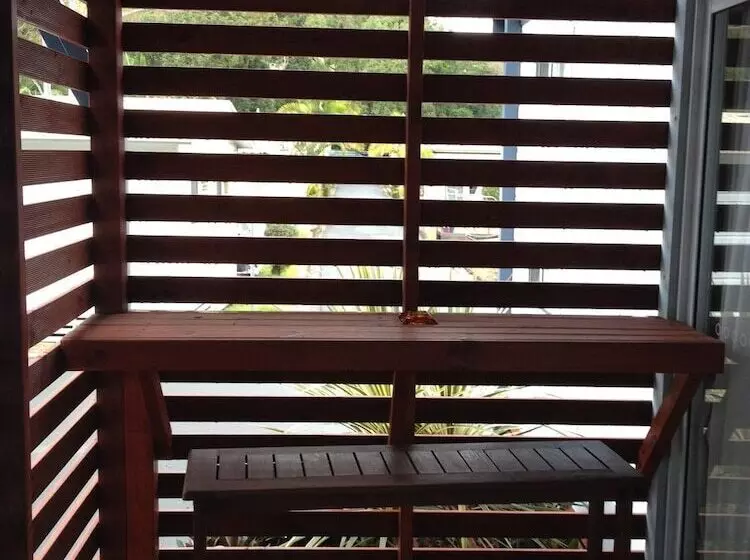 هتل Banana Coast Caravan Park