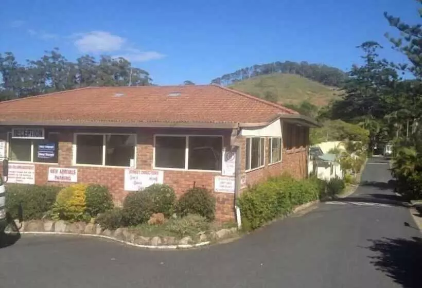 هتل Banana Coast Caravan Park