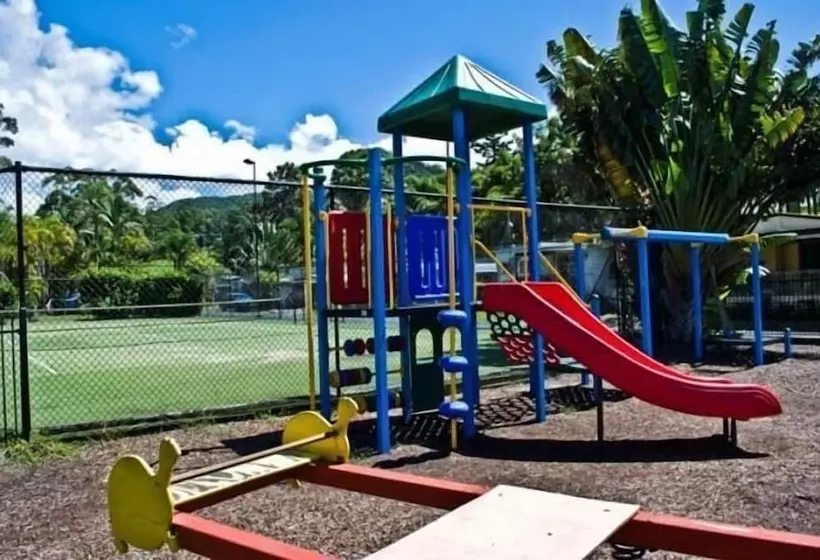 هتل Banana Coast Caravan Park
