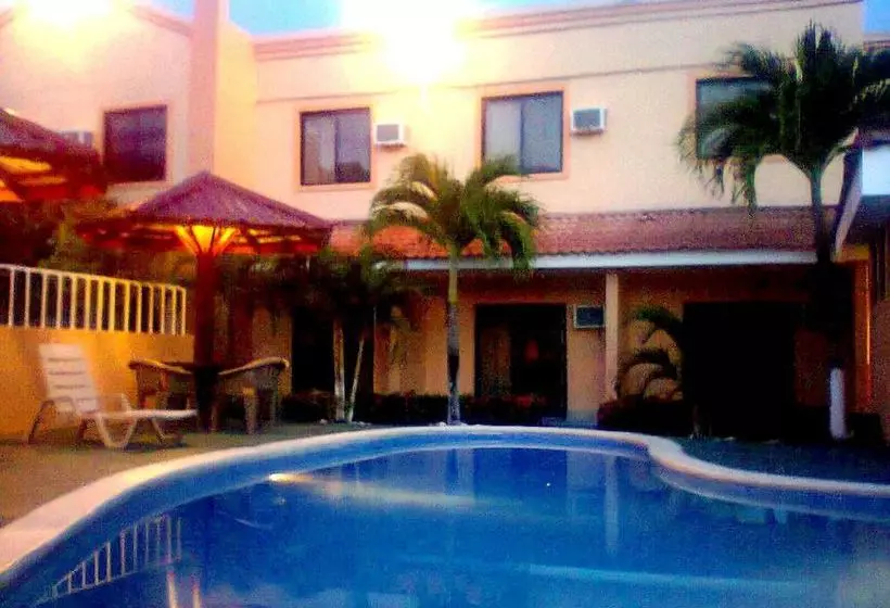 هتل Cibeles La Ceiba