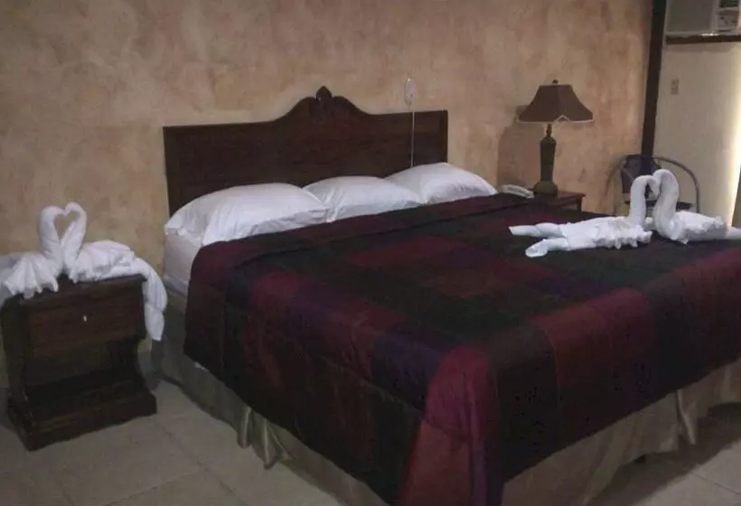 هتل Cibeles La Ceiba