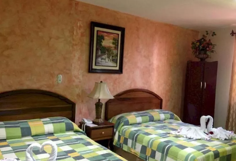 هتل Cibeles La Ceiba