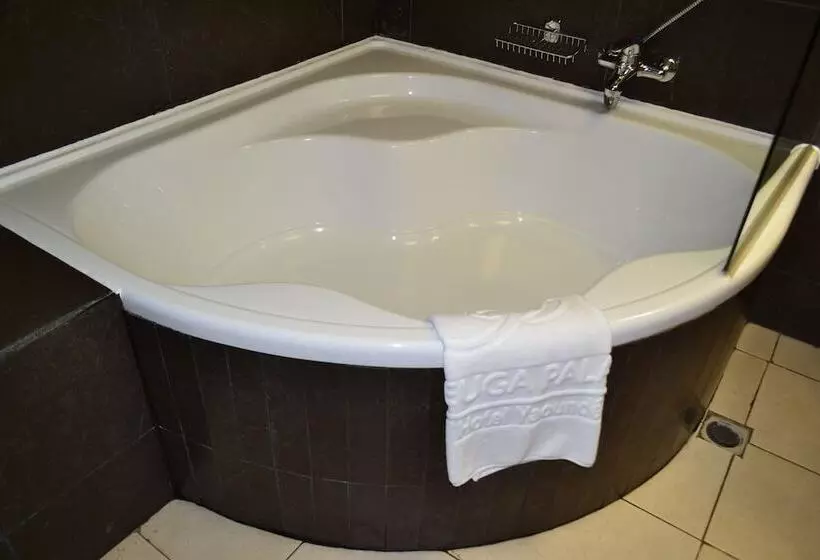 هتل Djeuga Palace