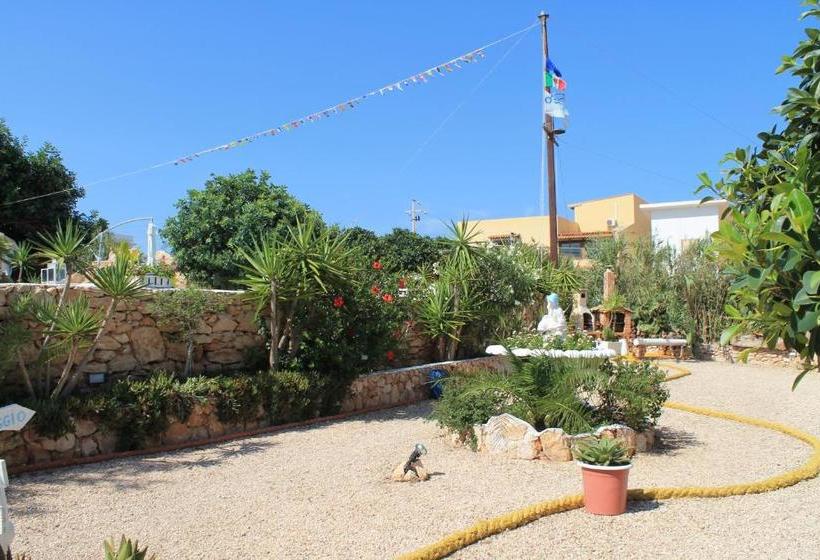 בית מלון כפרי Luagos Club