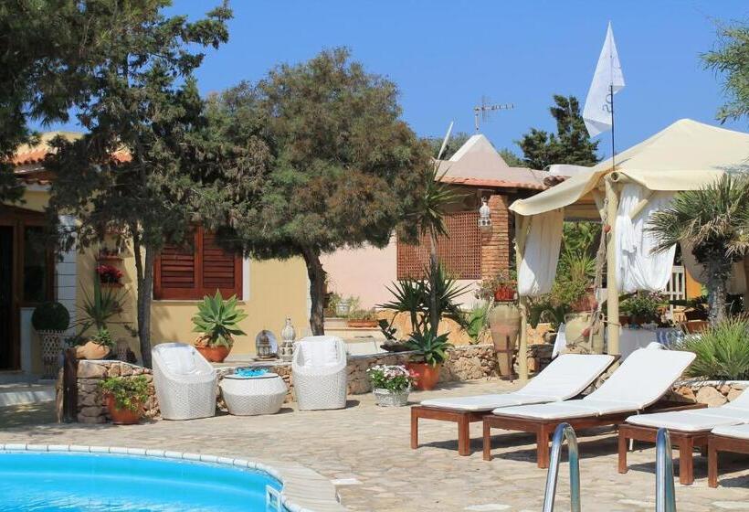 בית מלון כפרי Luagos Club