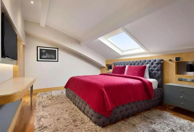 호텔 Ramada Plaza By Wyndham Eskisehir