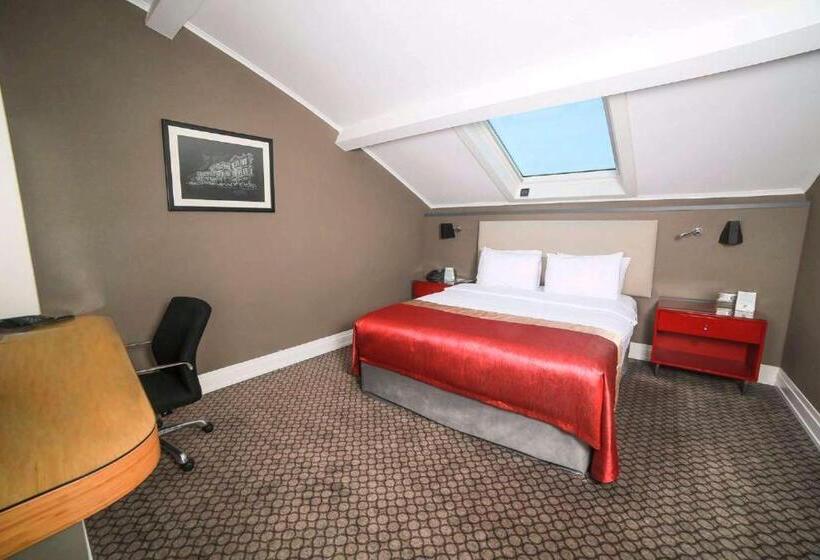 호텔 Ramada Plaza By Wyndham Eskisehir