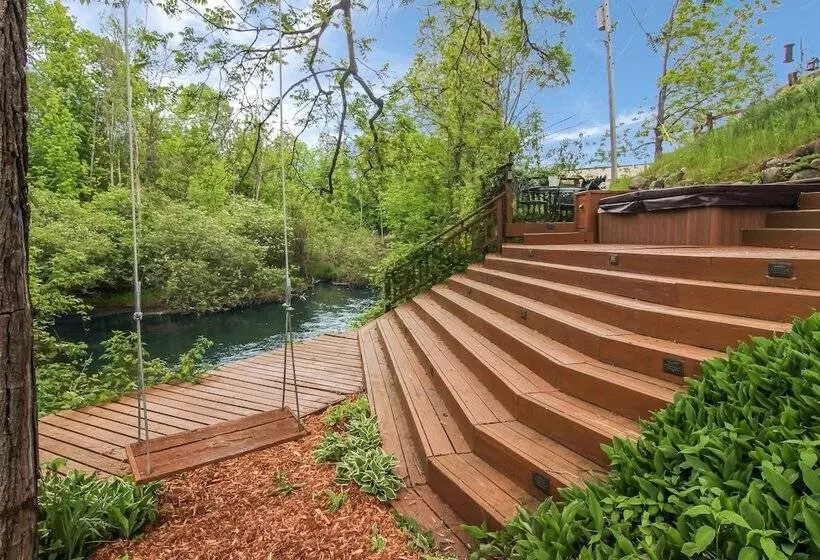 호텔 Stone Waters Inn