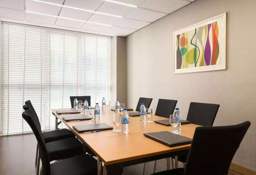 Hotelli Tryp By Wyndham Abu Dhabi City Center