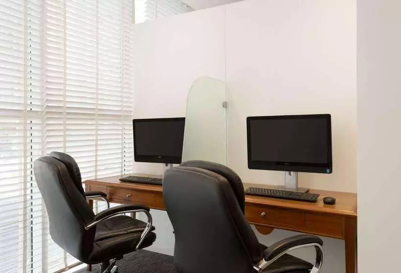 Hotelli Tryp By Wyndham Abu Dhabi City Center