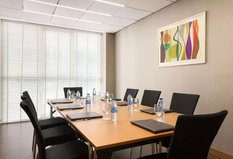 Hotelli Tryp By Wyndham Abu Dhabi City Center